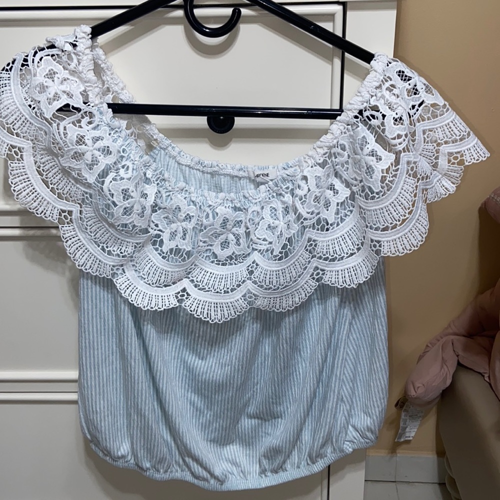 Lace trim off the shoulder top